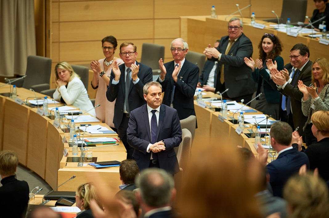 Lille (59) : seance d’installation de l’assemblee regionale au Conseil regional de la region Nord Pas de Calais Picardie (04/01/2015)