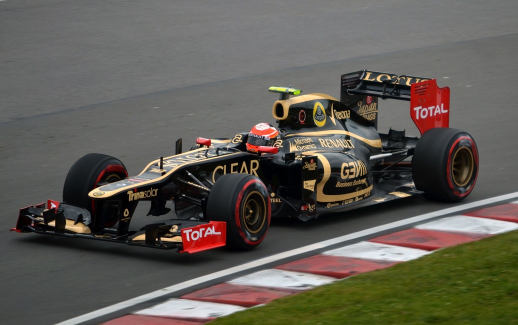 2048px-012_Canadian_GP_-_Romain_Grosjean_Lotus_E20_02