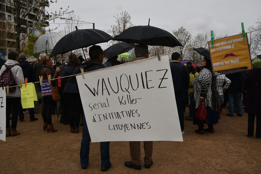 Manifestation devant l'hôtel de région à Lyon. photo : M.Remy