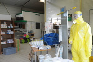 Attirail de protection pour l'épandage de pesticides. / Photo: David Prochasson
