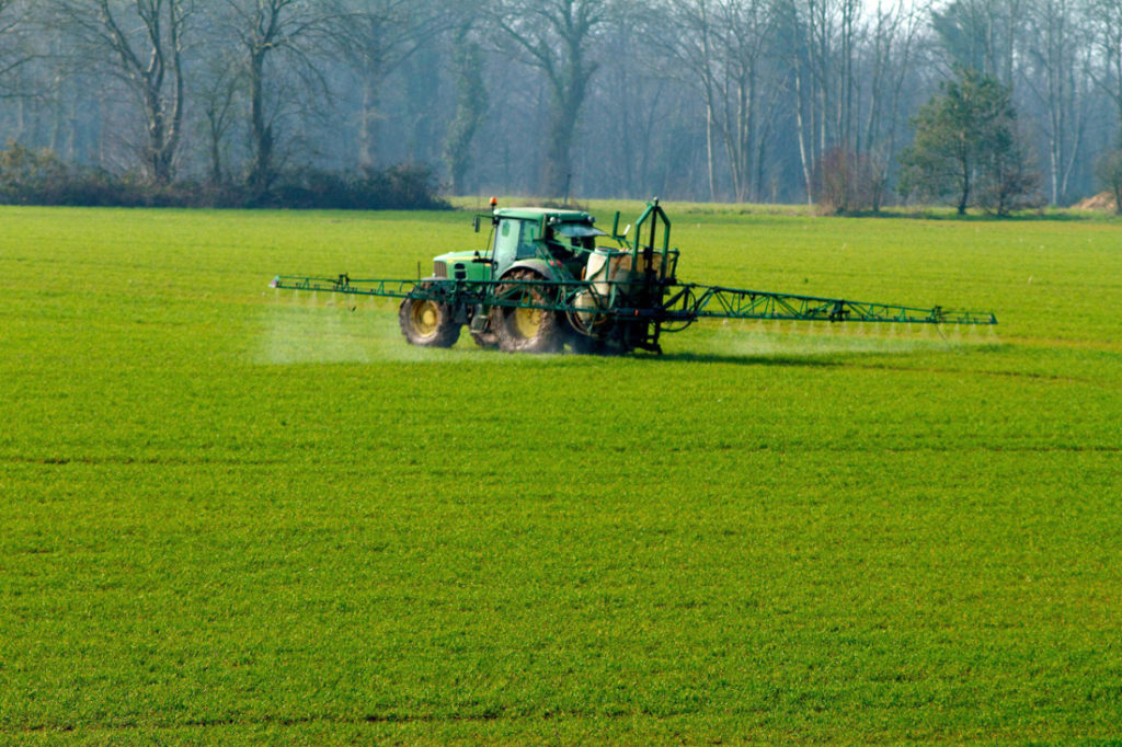 Pesticides en Auvergne – Rhône‐Alpes : les points noirs d’une région plutôt épargnée