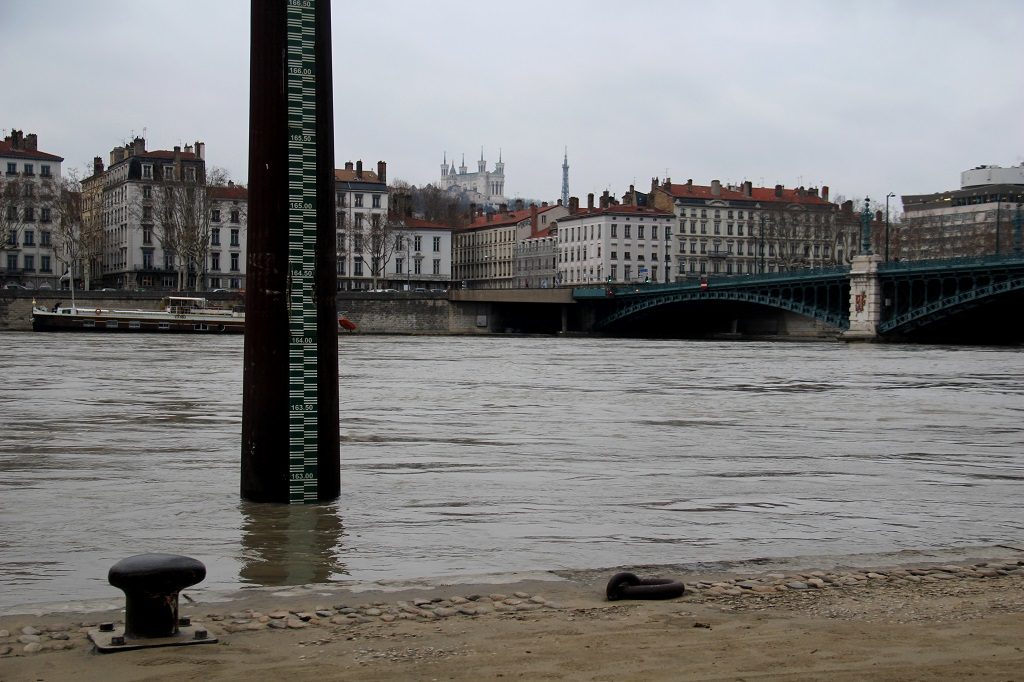 Pollution : le cocktail inquiétant des eaux du Rhône