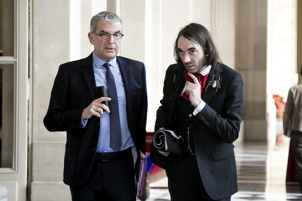 Ambiance a l assemblée nationale pendant la seance de questions au gouvernement