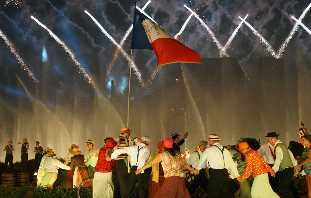 Puy du Fou : derrière le divertissement, l’arsenal culturel des nationalistes