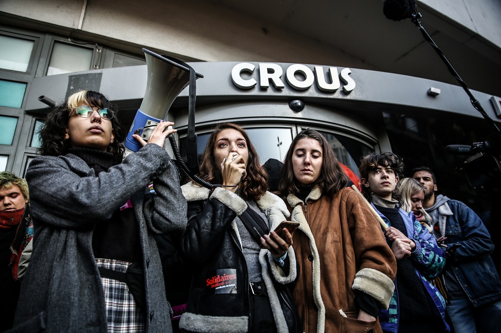 rassemblement devant le CROUS de Lyon