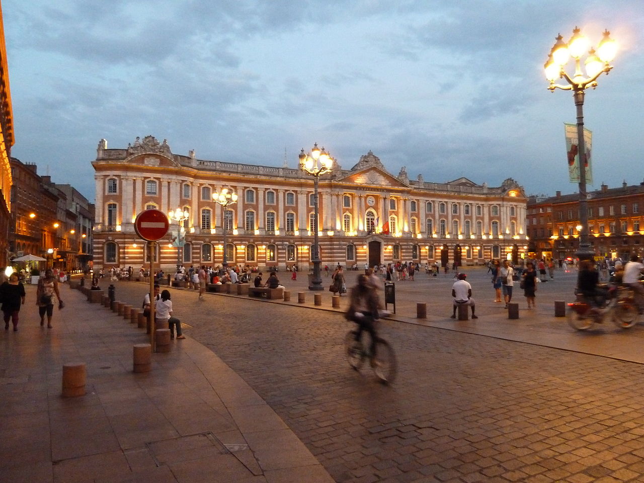 1280px-Toulouse_capitole