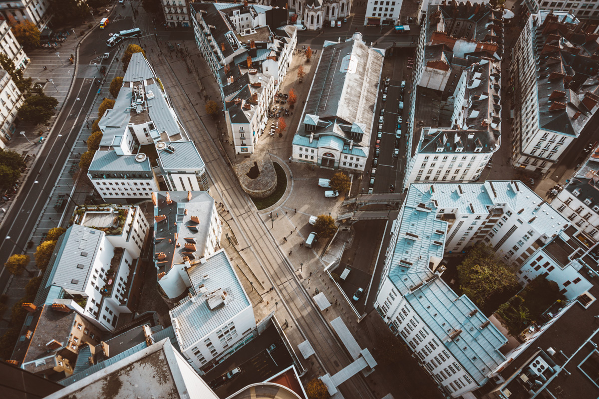 Vue depuis le sommet de la Tour de Bretagne, dans le centre-ville de Nantes / Photo : Quentin (Unsplash)