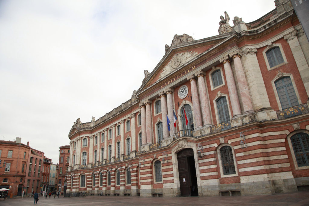 Municipales à Toulouse : la soirée d’un 1er tour à l’épreuve du coronavirus
