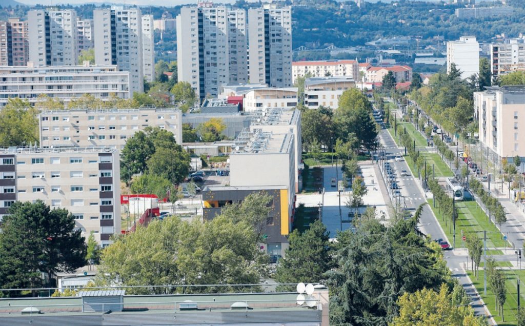 Confinés en banlieue lyonnaise : « Ici, on n’a pas de résidence secondaire où se réfugier »