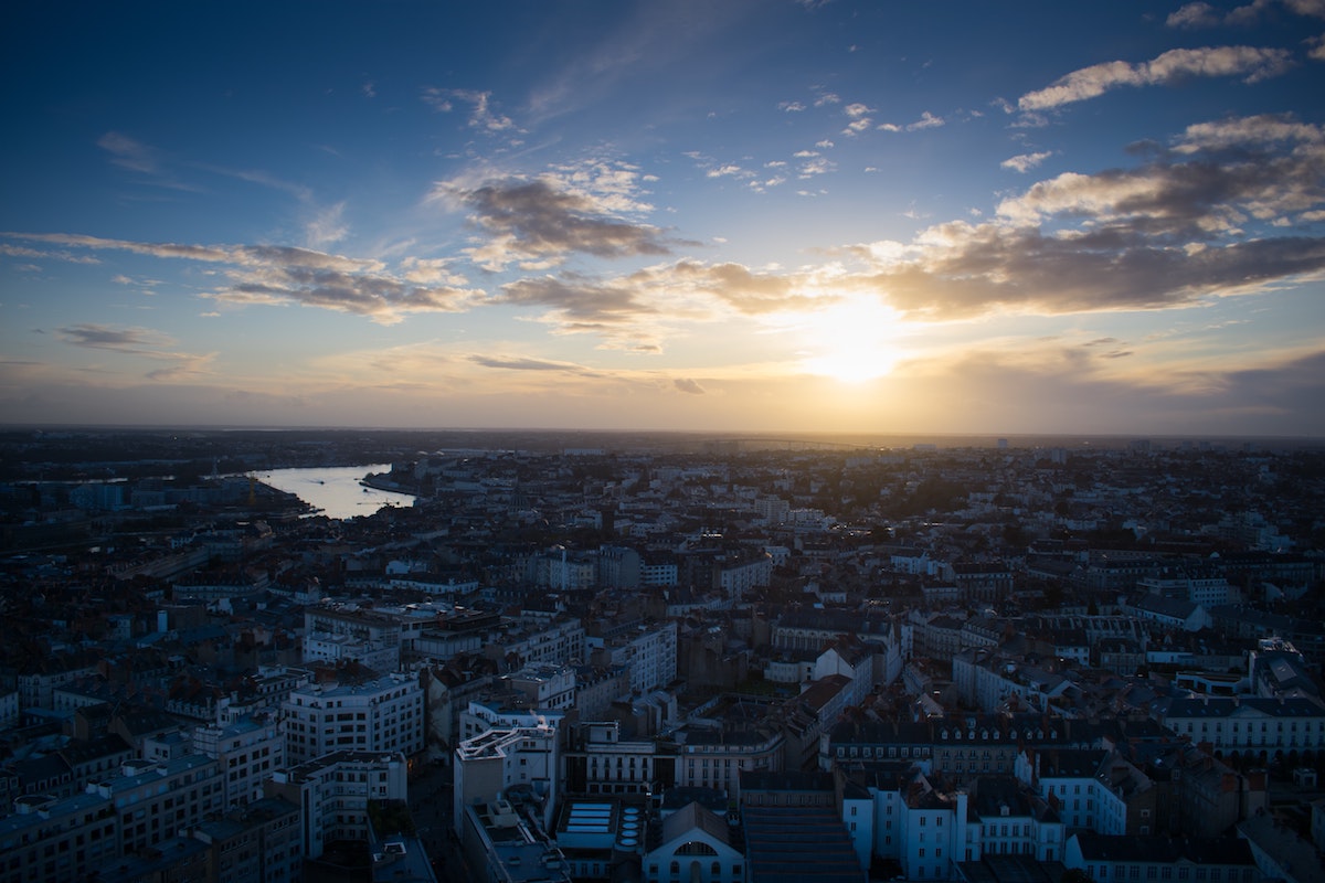 Vue aérienne de Nantes / Photo : Simon Paillard (Unsplash)