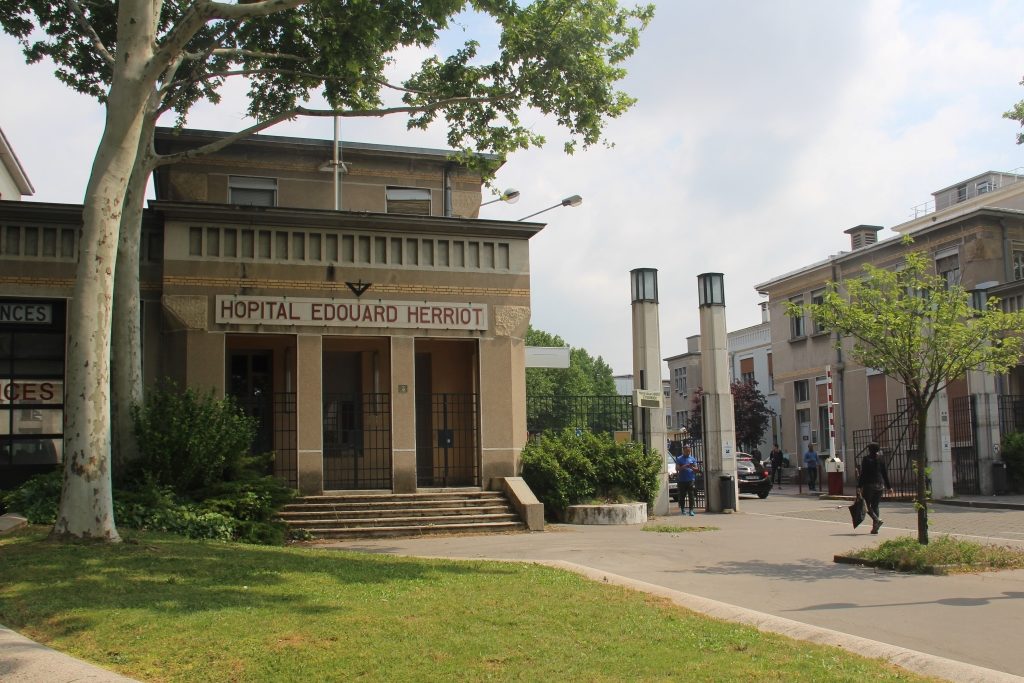 À l’hôpital Edouard‐Herriot, à Lyon : « On n’est pas des héros, on fait seulement notre métier »