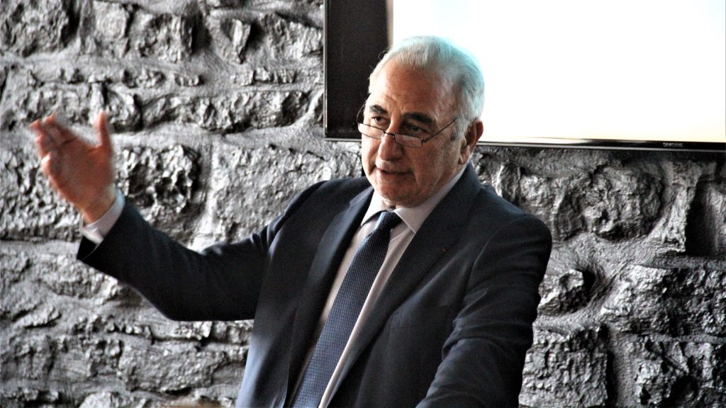 Lyon : l’ex-« intéri‐maire » Georges Képénékian souhaite reprendre la mairie en 2026