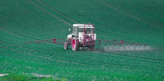 tracteur_pesticides_pixabay