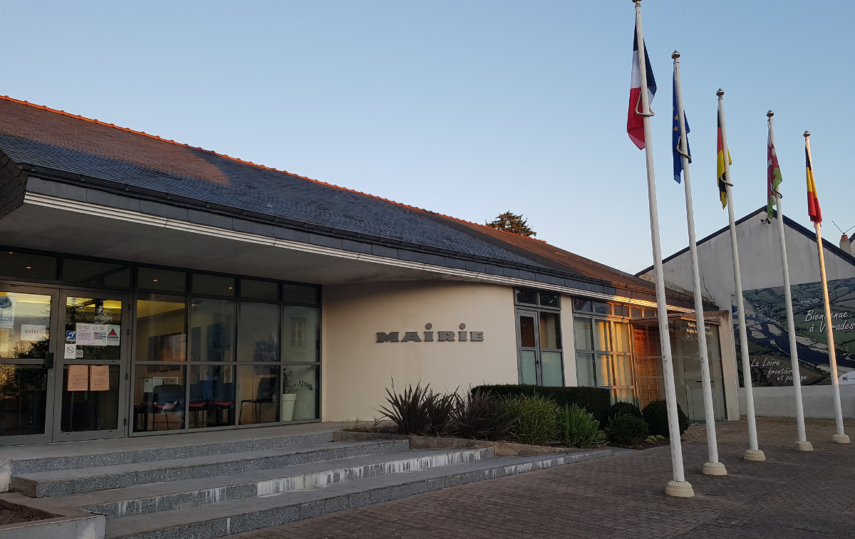 mairie_Loireauxence_grd