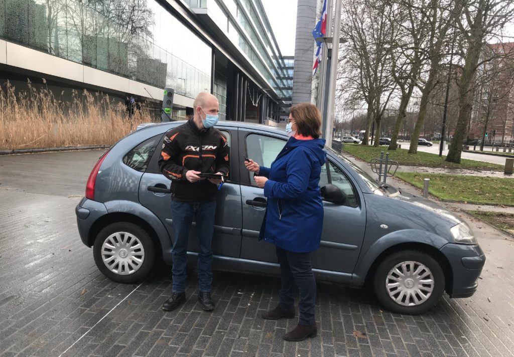 Voiture à 1 euro par jour : Xavier Bertrand s’offre un coup de com’ à peu de frais