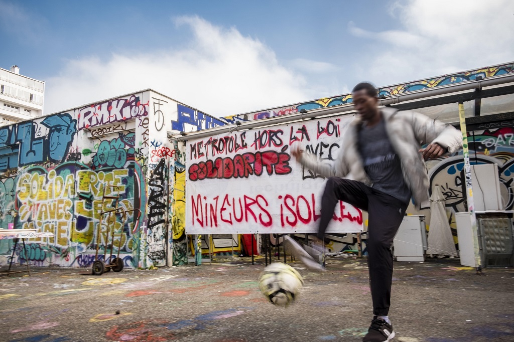 Jeune migrant : quand la Métropole de Lyon passe outre la convention internationale des droits de l’enfant