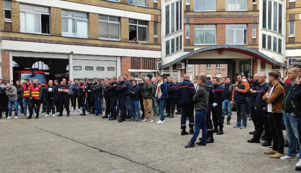 Mal‐être au travail : les pompiers du Nord en grève illimitée