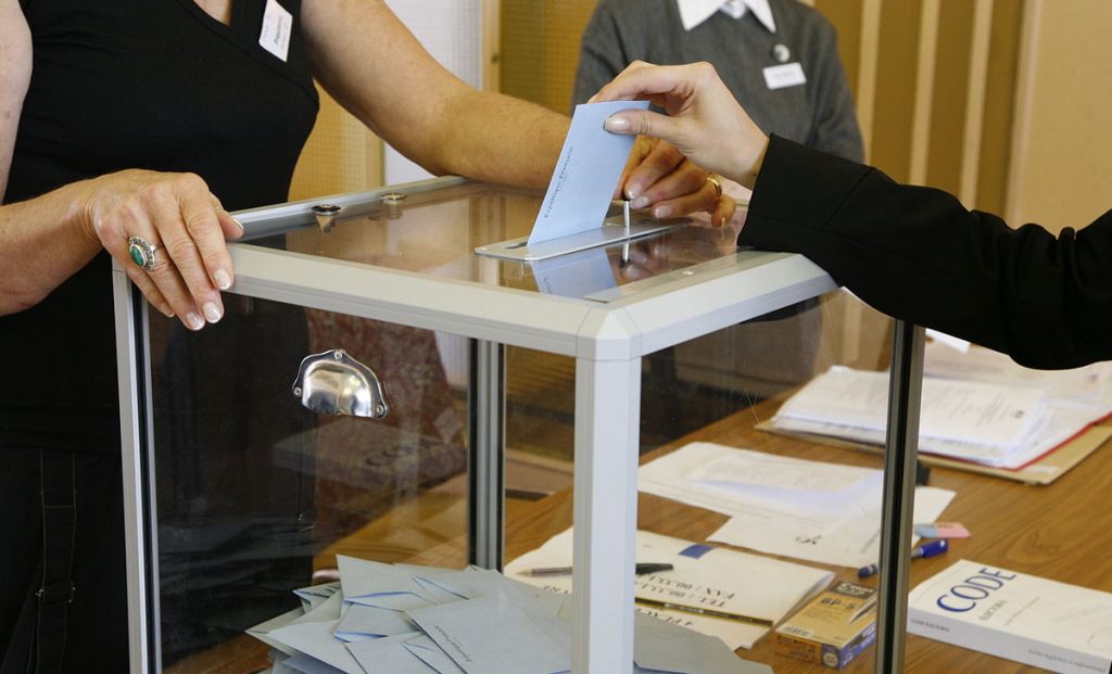 Régionales en Pays de la Loire : Christelle Morançais en tête sur fond d’abstention record