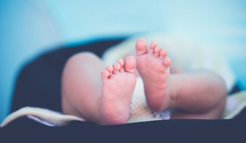 Loire-Atlantique : à l’hôpital, des bébés placés dépérissent faute de moyens pour la protection de l’enfance
