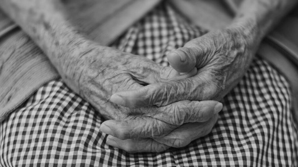 Isolement : 50 000 personnes âgées en état de « mort sociale » en Pays de la Loire