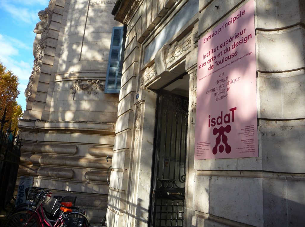 Crise à l’IsdaT : les syndicats dénoncent le manque de transparence de la mairie