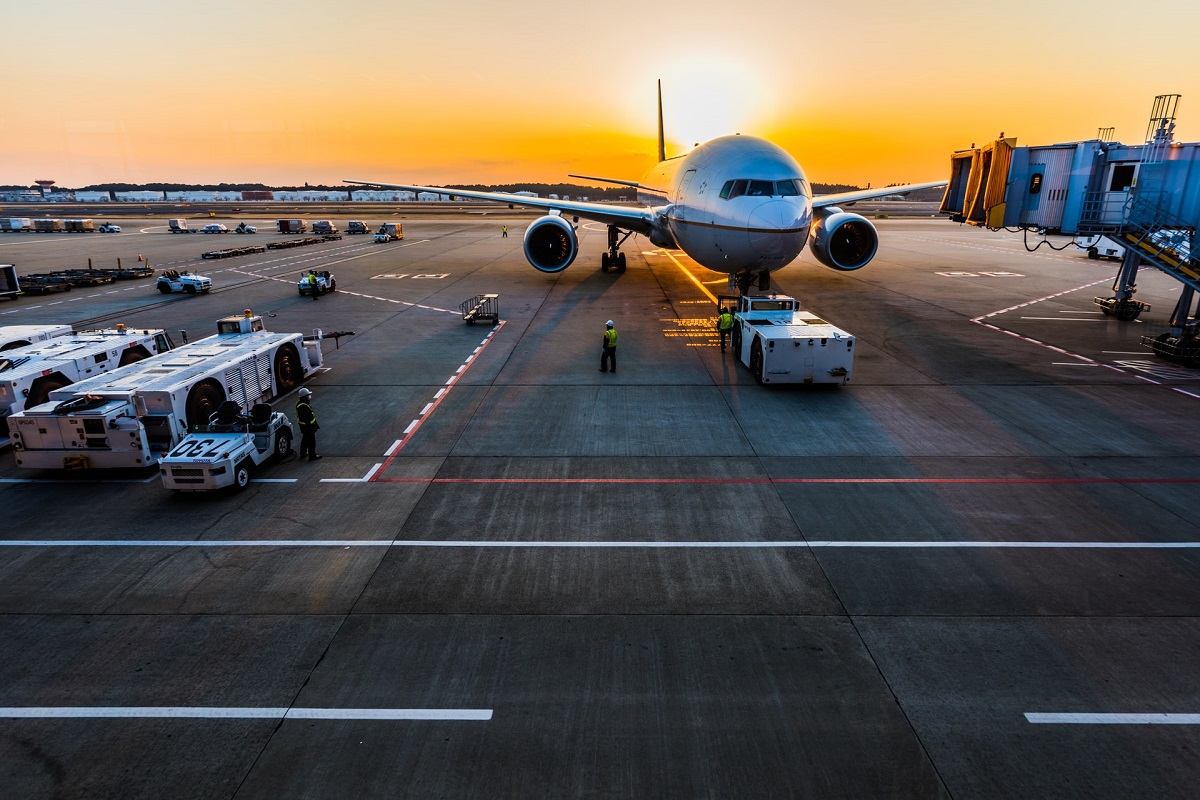 Vinci et Eiffage réclament des millions d’euros à l’Etat pour les aéroports de Lyon et Toulouse