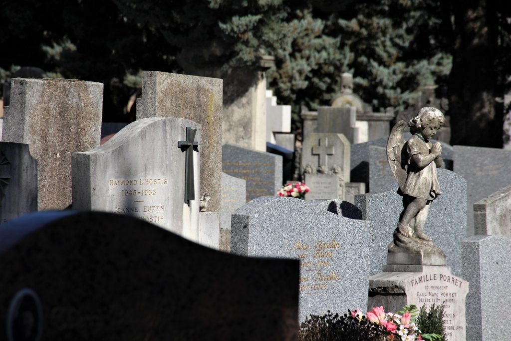 Cimetières saturés ou presque : le Grand Lyon cherche où enterrer ses morts