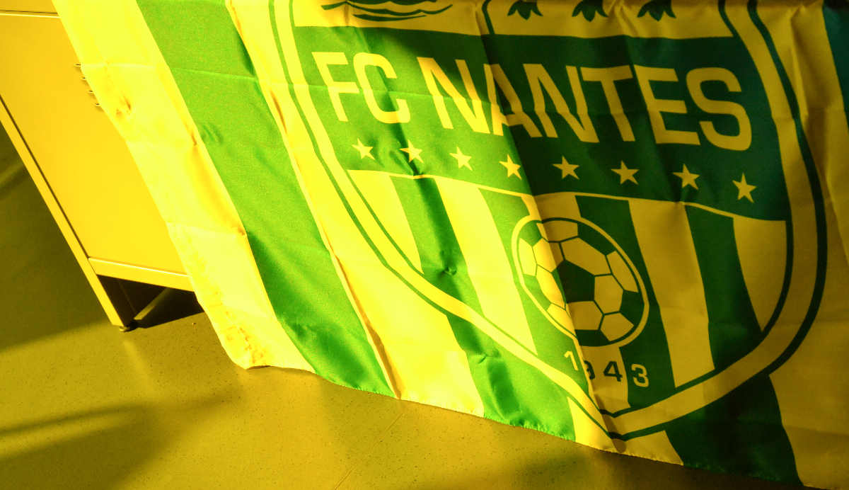 A l’interieur de la boutique du FC Nantes en 2011 (c) Thibault Dumas