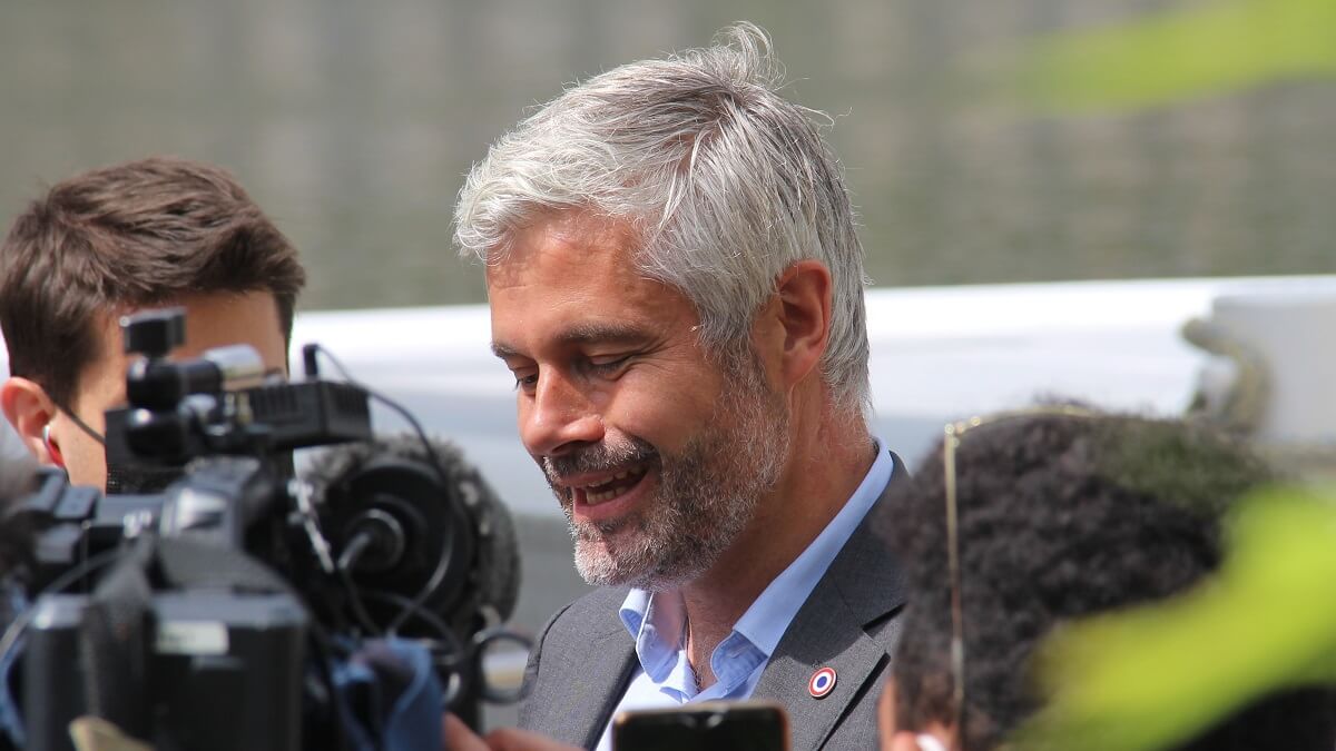 Sondages, déjeuners de luxe, presse… Quand Wauquiez fait sa promo aux frais de la région
