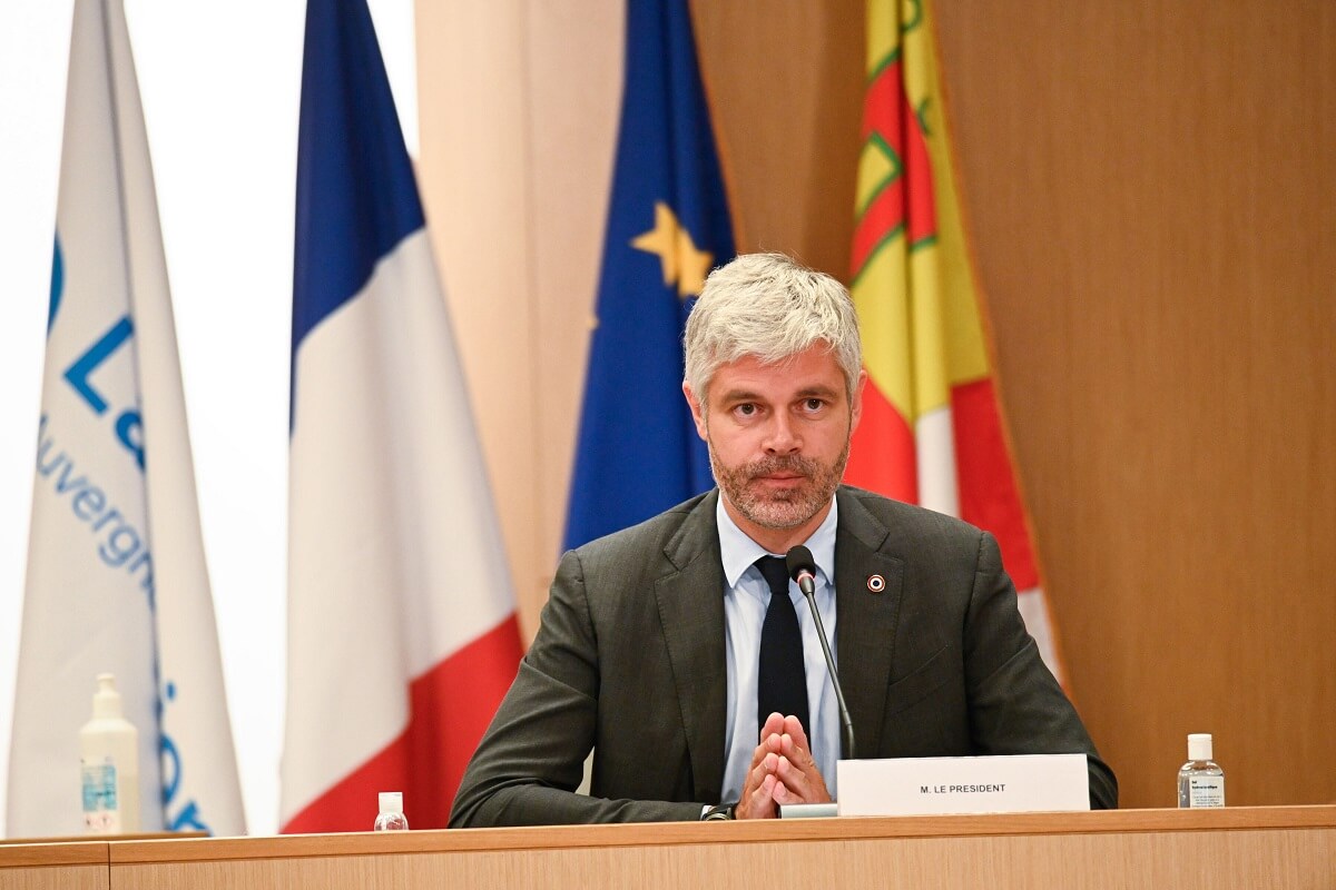 Collaborateurs politiques de la région Auvergne‐Rhône‐Alpes : toujours au garde à vous, parfois en garde à vue