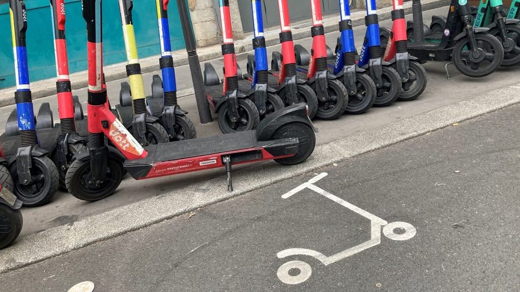 Mécènes de la Fête des lumières, stationnement, finance verte et taxe trottinettes au menu du conseil municipal de Lyon