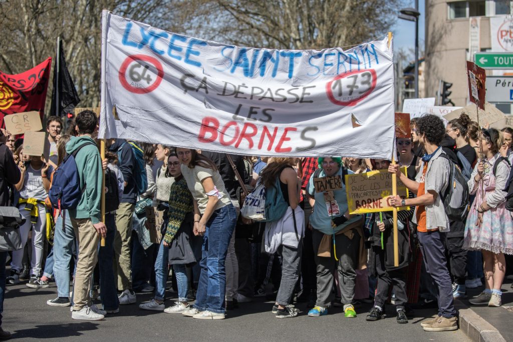 2023-28-mars-MANIFESTATION-REFORMe-RETRAITES-Toulouse-lycee-saint-sernin-FC