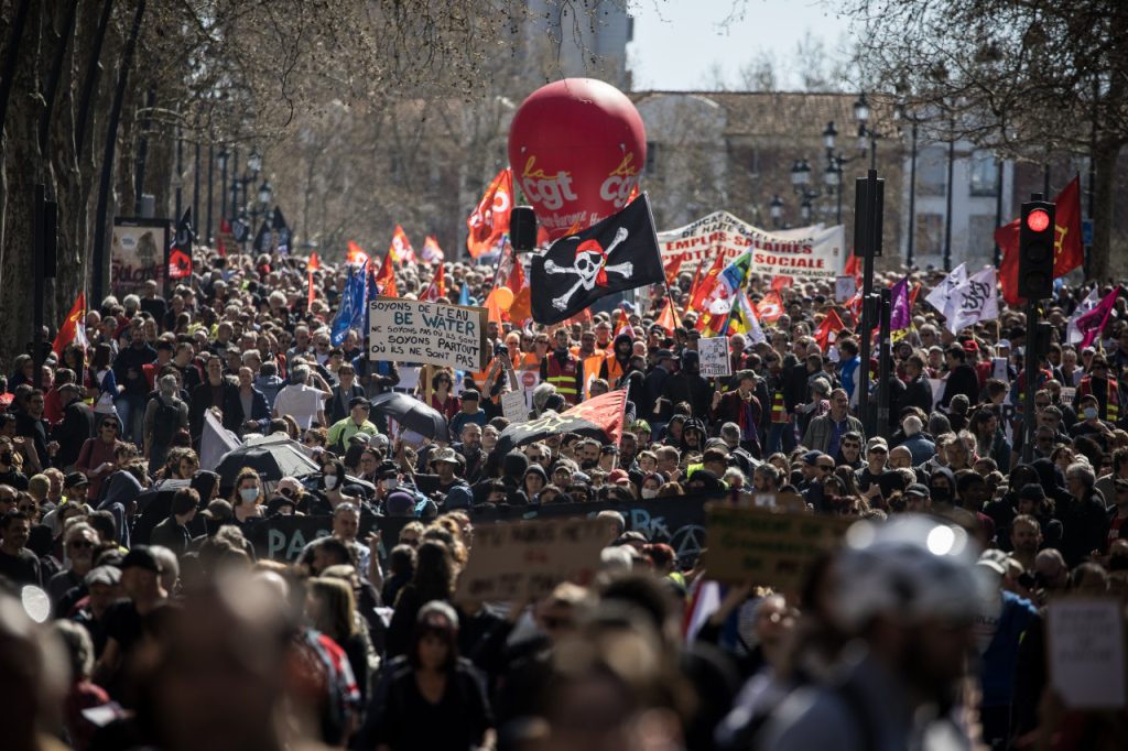 Réforme des retraites : une dixième manifestation sous haute tension à Toulouse