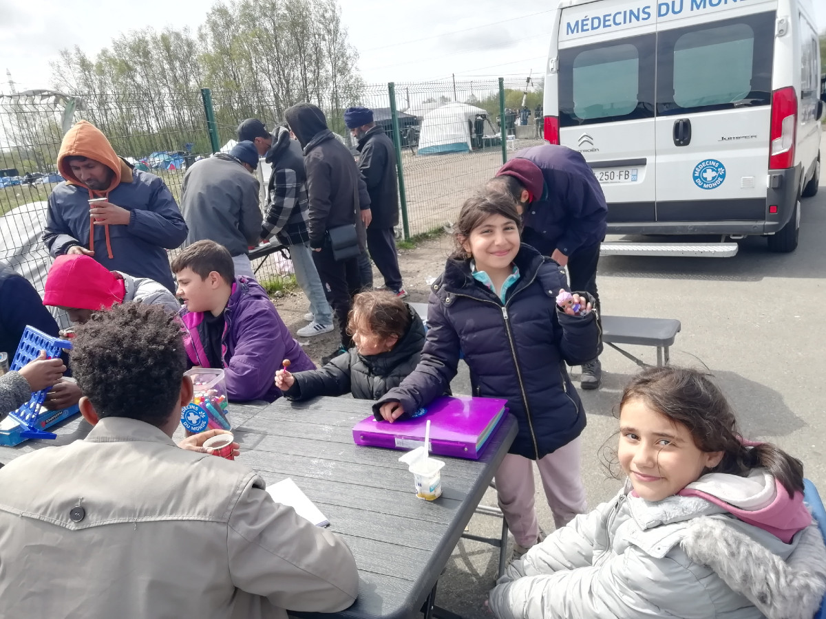 Le camp de migrants de Dunkerque‐Mardyck, « intolérable » base arrière de départs vers l’Angleterre