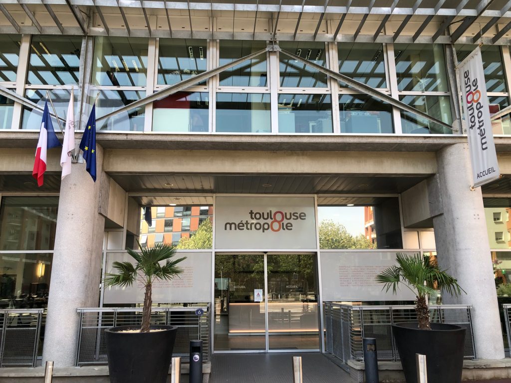 Proxima : le rapport qui épingle la réorganisation de la mairie de Toulouse et de la métropole