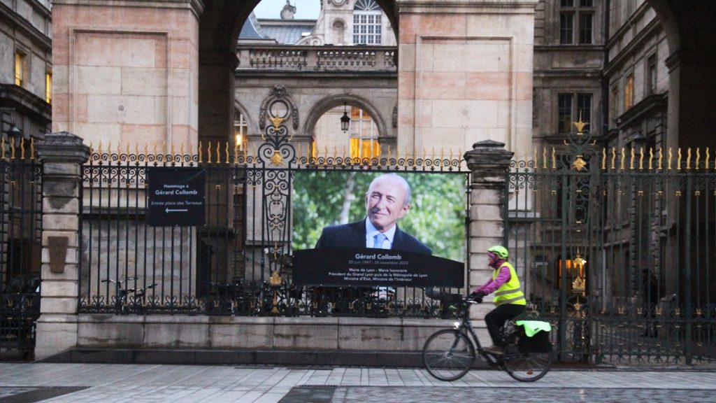 Une station de métro « Gérard Collomb » : l’hommage terminus de Bruno Bernard