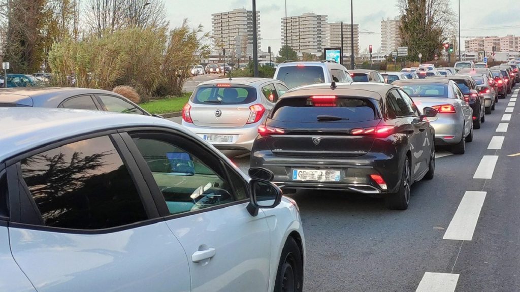 Une ZFE au rabais, des instances éthiques désertées et des primes pour les policiers au menu du conseil métropolitain de Nantes