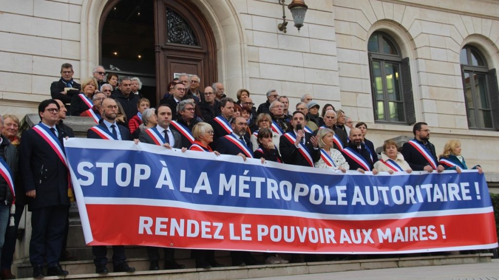Métropole de Lyon : la droite réactive la fronde des maires