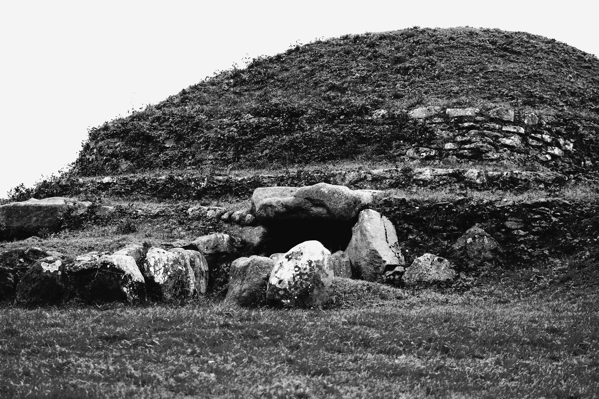 Le tumulus de Dissignac à Saint-Nazaire date de 4700 à 4500 ans avant JC. Certains pensent que Corbilo aurait été bâtie sur le même site. Photo Caroline Chambon