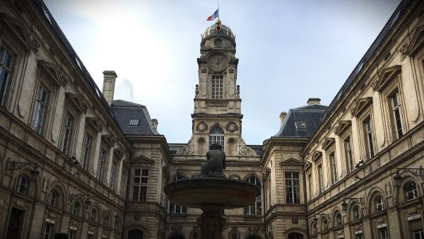 Soupçons de « détournement de fonds publics » à l’hôtel de ville de Lyon