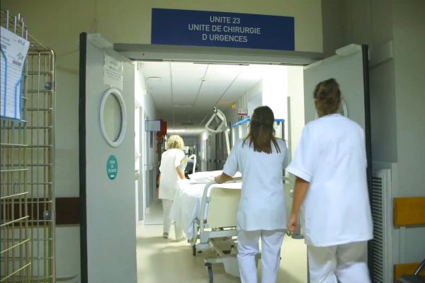 Pour libérer des lits d’hôpital, les Hospices civils de Lyon s’en remettent à un prestataire contesté