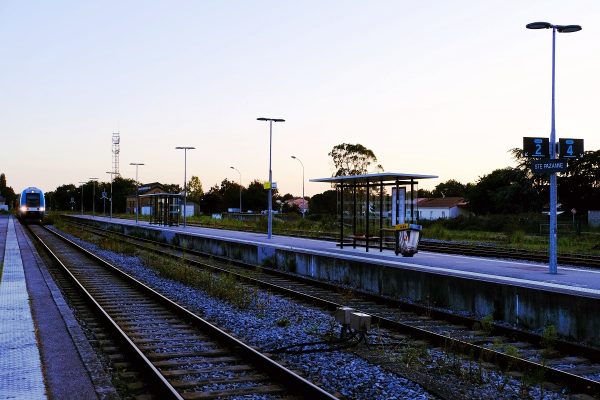 Le 26 mars dernier, le corps sans vie d’un habitant de Sainte-Pazanne au sud de Nantes est retrouvé devant son domicile, près de la gare. Photo : Antony Torzec