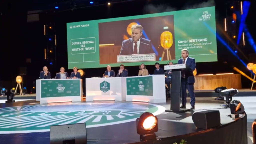 Xavier Bertrand s’offre une tribune à 50 000 euros au congrès de la FNSEA