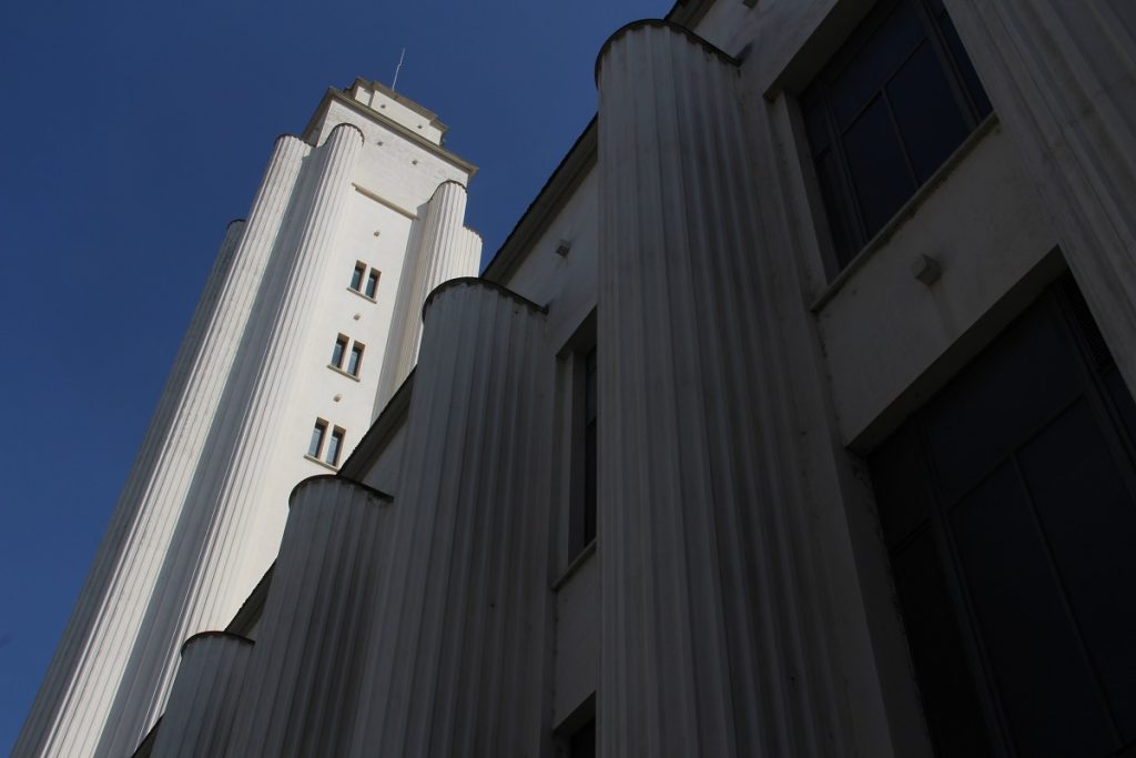 Villeurbanne : une élue peut‐elle siéger voilée en conseil municipal ?