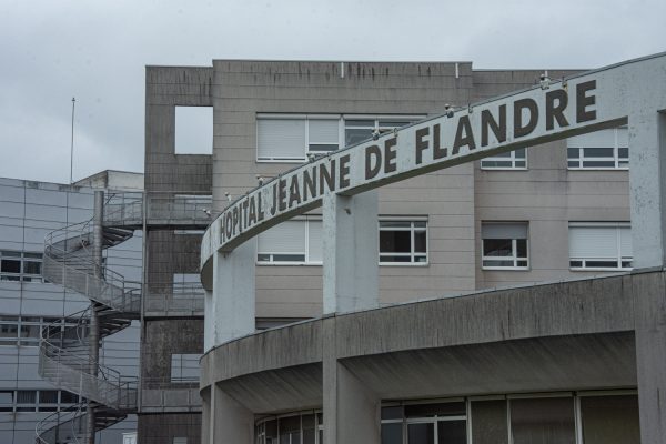 A l’hôpital Jeanne de Flandre, la crise s’éternise dans la « meilleure maternité de France »