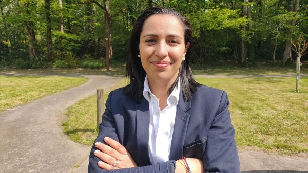 Les voyages officiels à domicile de Sarah El Haïry créent des turbulences dans son cabinet