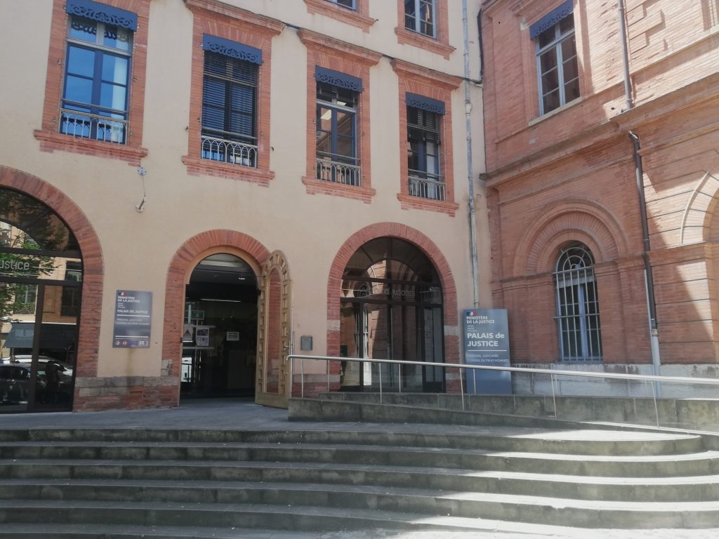 Jugé pour agressions sexuelles, l’ancien député toulousain Cabaré crie au complot politique