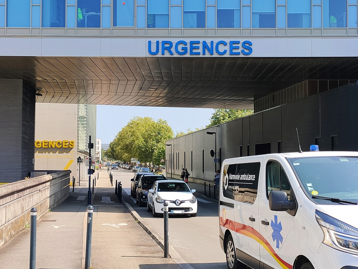 L’entrée du service des urgences du CHU de Nantes qui enregistre près de 130 000 passages par an. Photo Antony Torzec