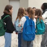 Des ex-CM2 de l’école primaire Chêne D’Aron (centre ville de Nantes) heureuses de se retrouver dans leur nouveau collège. Photo Antony Torzec
