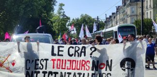 La banderole du collectif Colère en tête de la manifestation anti-CRA le 17 mai dernier à Nantes. Photo compte X Sylvain Carriere-fotor-20250521175339